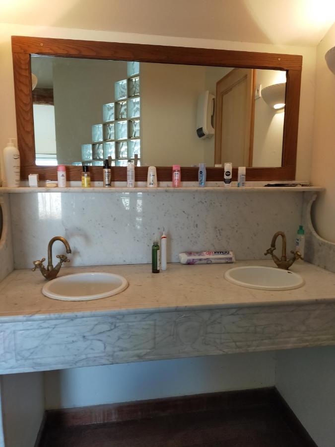 Purani Apartment Jonquieres  Ngoại thất bức ảnh