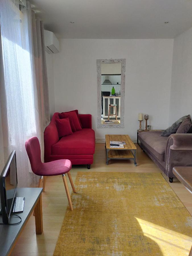 Purani Apartment Jonquieres  Ngoại thất bức ảnh