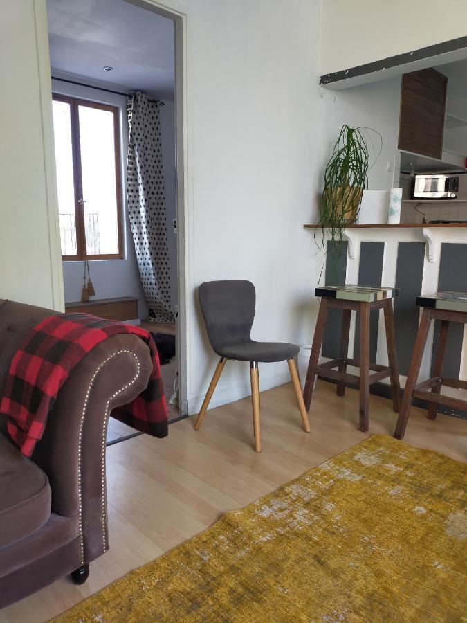 Purani Apartment Jonquieres  Ngoại thất bức ảnh