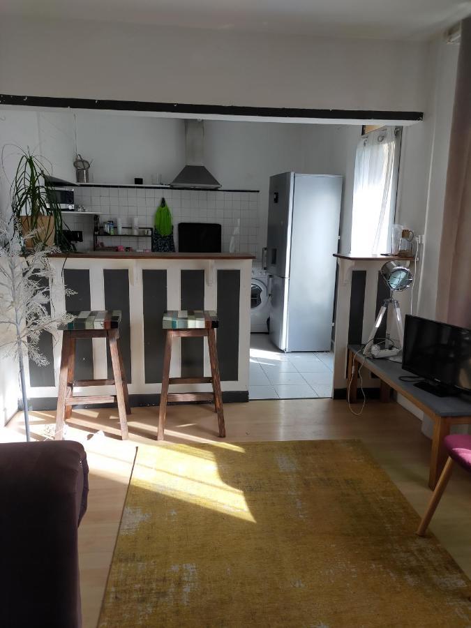 Purani Apartment Jonquieres  Ngoại thất bức ảnh