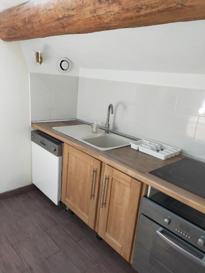 Purani Apartment Jonquieres  Ngoại thất bức ảnh